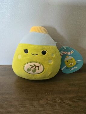 Odette Olive Oil Plush Squishmallow